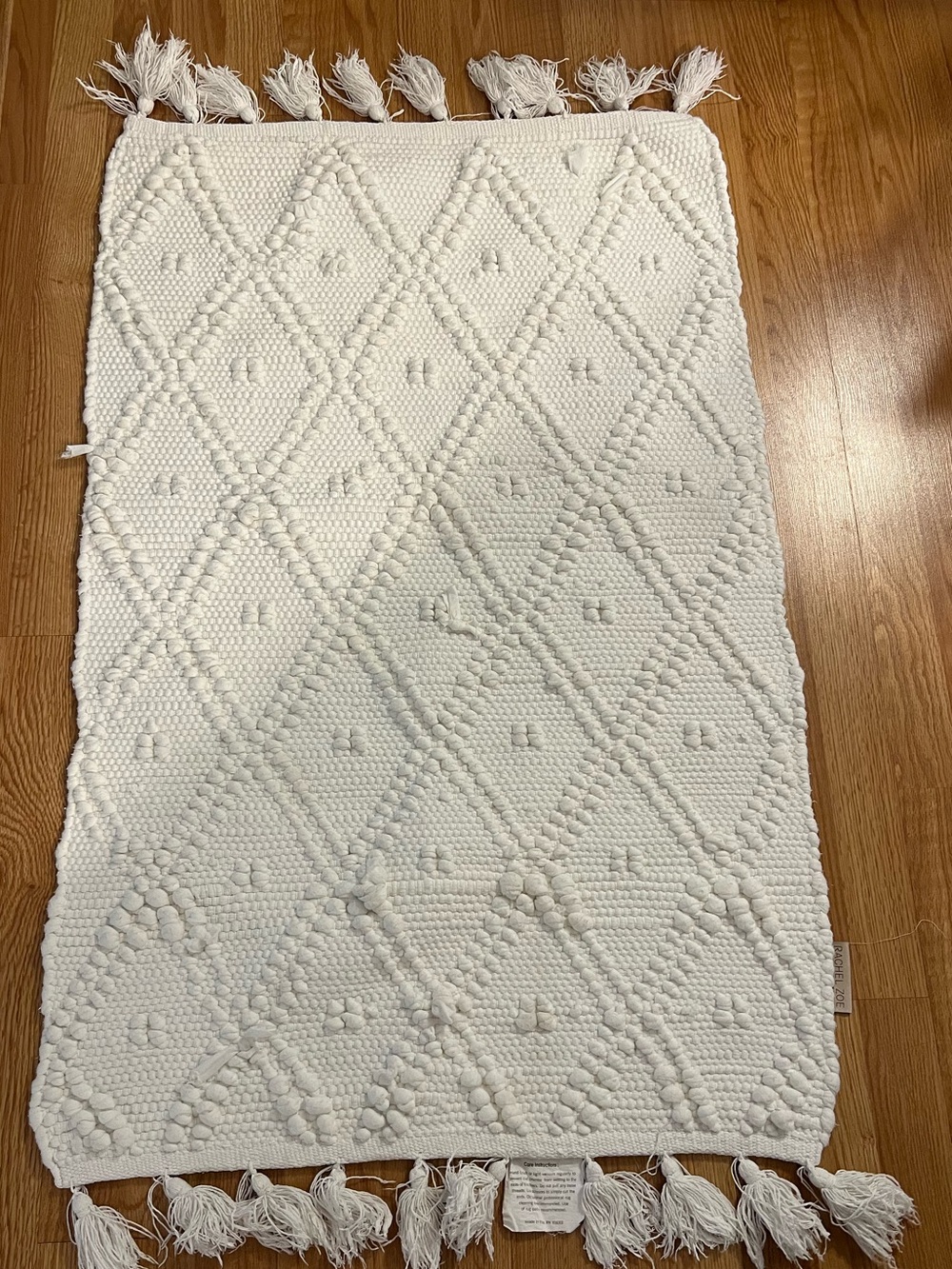 Rachel Zoe White Textured Woven Diamond Tassel Accent Rug Sz 24 x 27